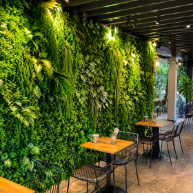 tường cây giả xanh tự nhiên đẹp cho quán cafe