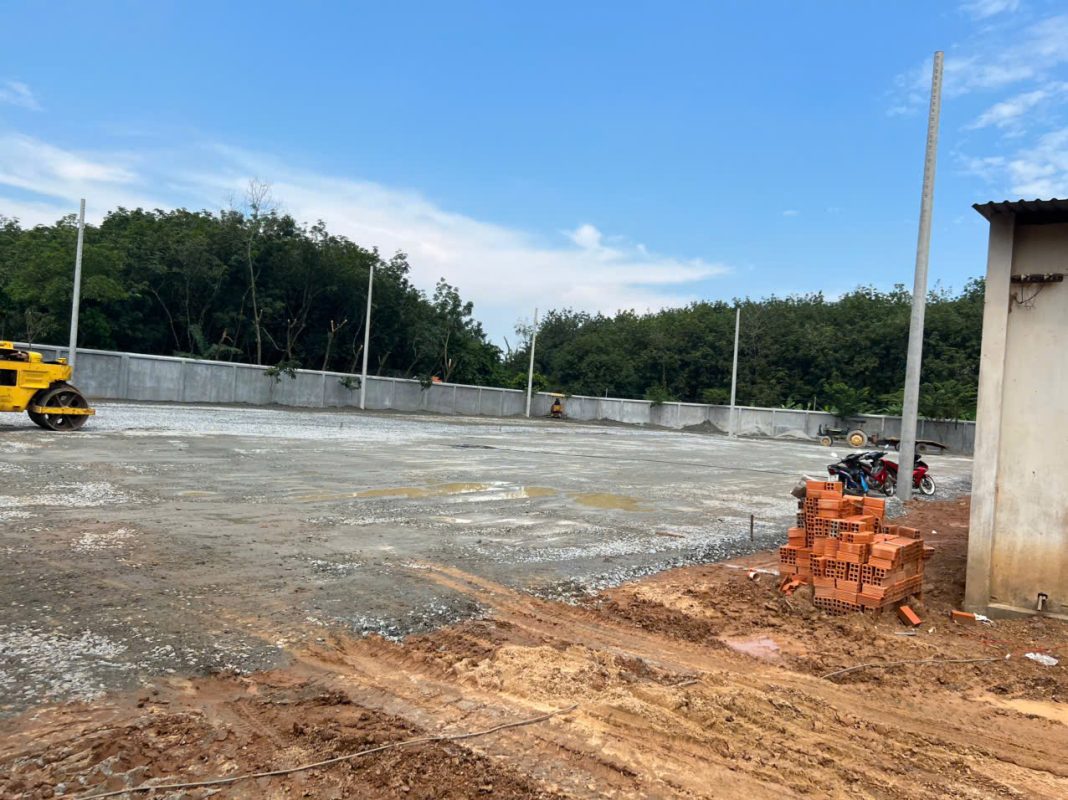 Thi-cong-nen-san-bong