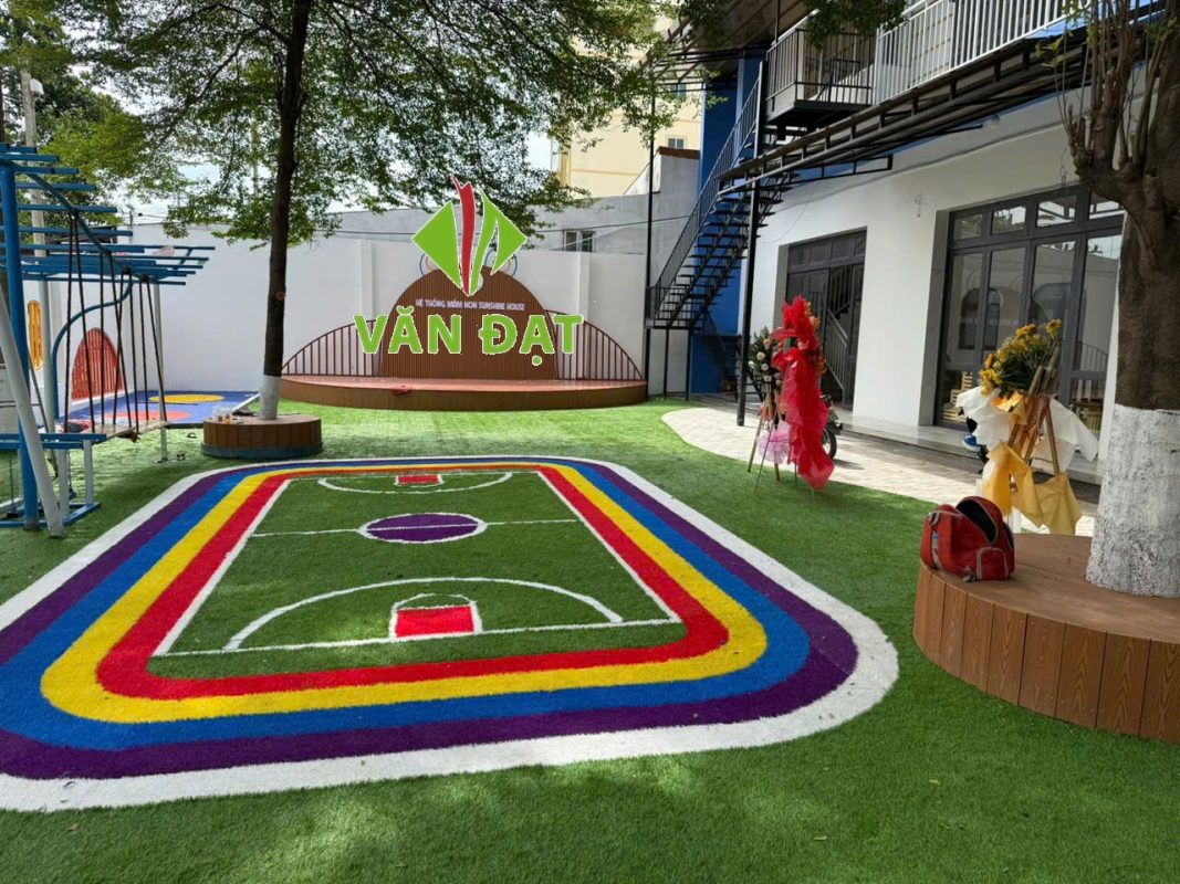 cỏ nhân tạo sân vườn trang trí