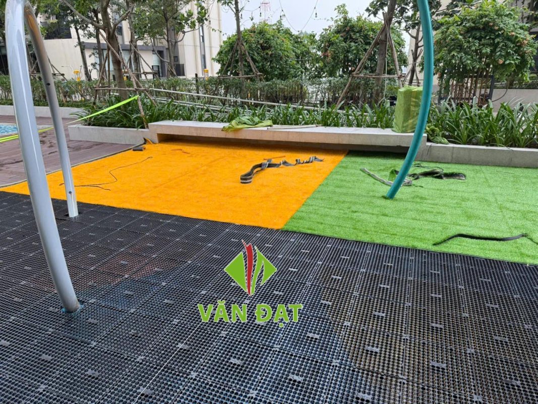 trải cỏ nhân tạo