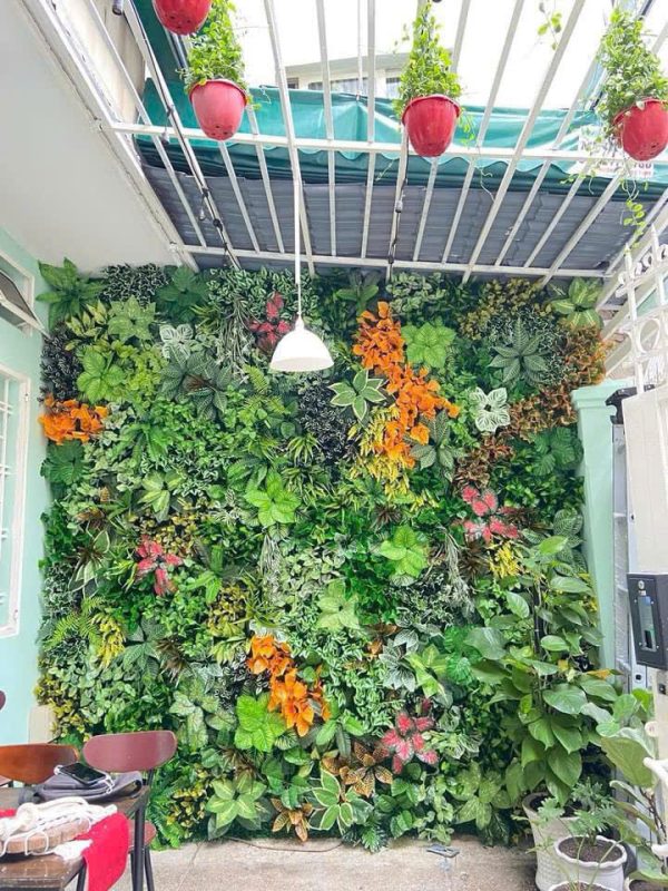 Tường cây giả trang trí sân vườn